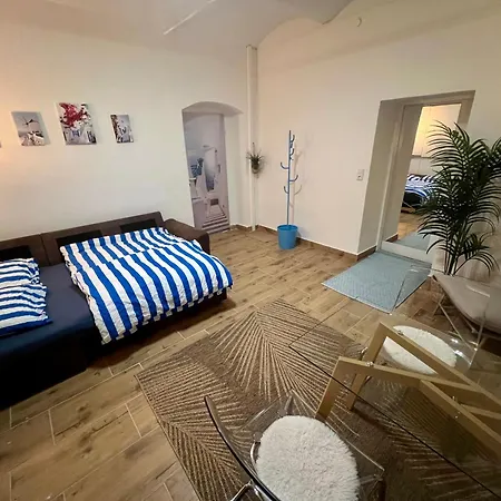 Gemuetliche Altbauwohnung Nahe Zentrum & Bahnhof